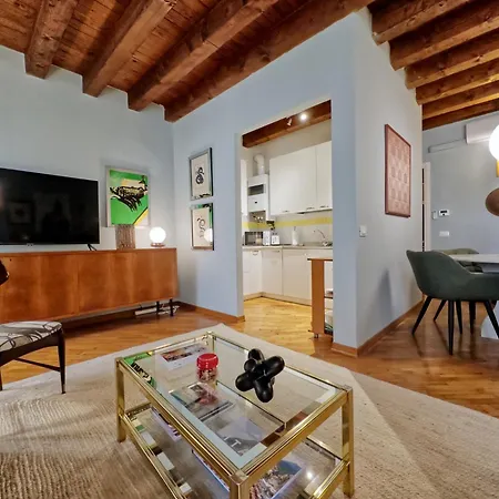 Basilica Palladiana Elegant Apartment